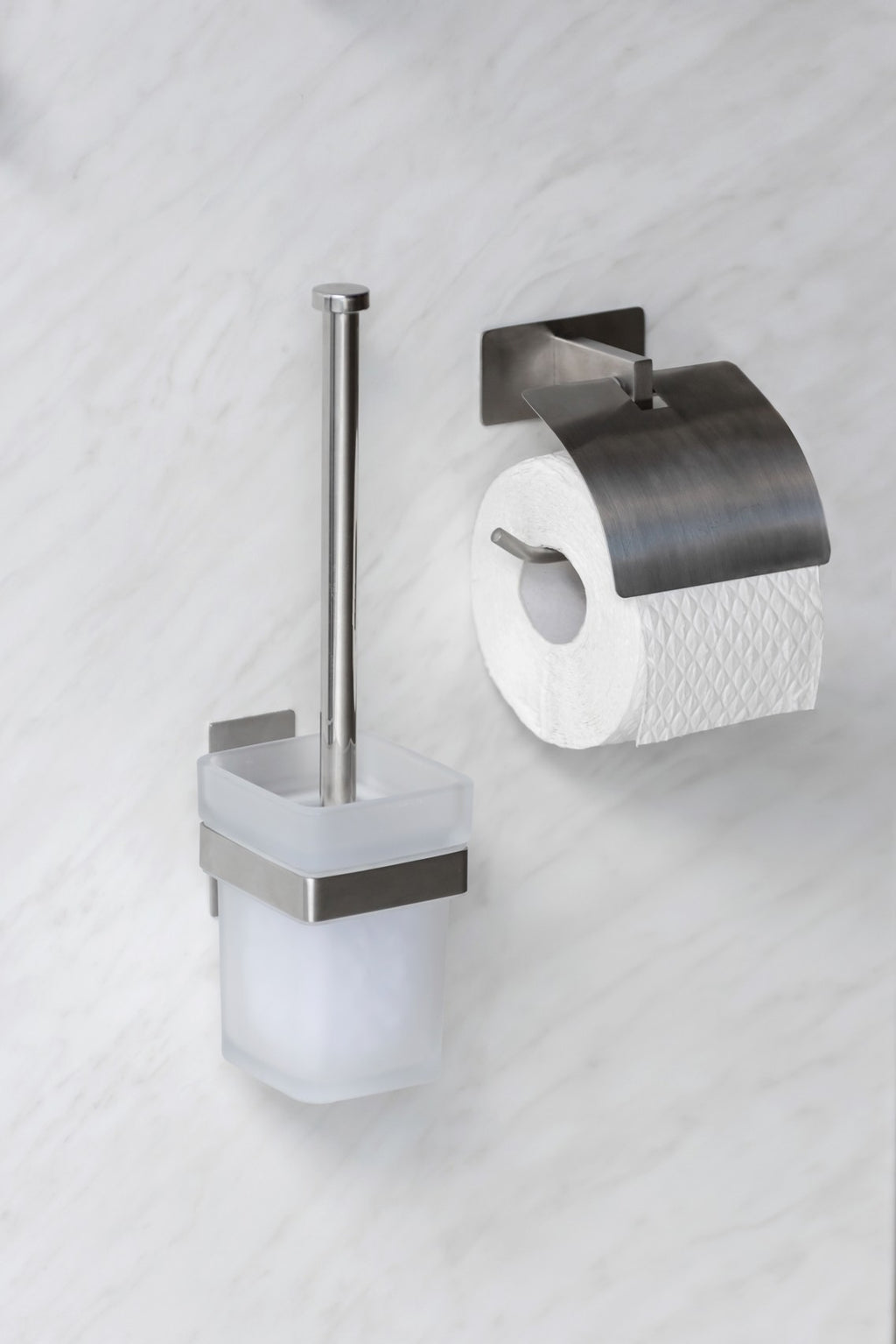 Wenko Turbo-Loc® Toilettenpapierhalter mit Deckel Mod. Genova Matt, Befestigen ohne Bohren