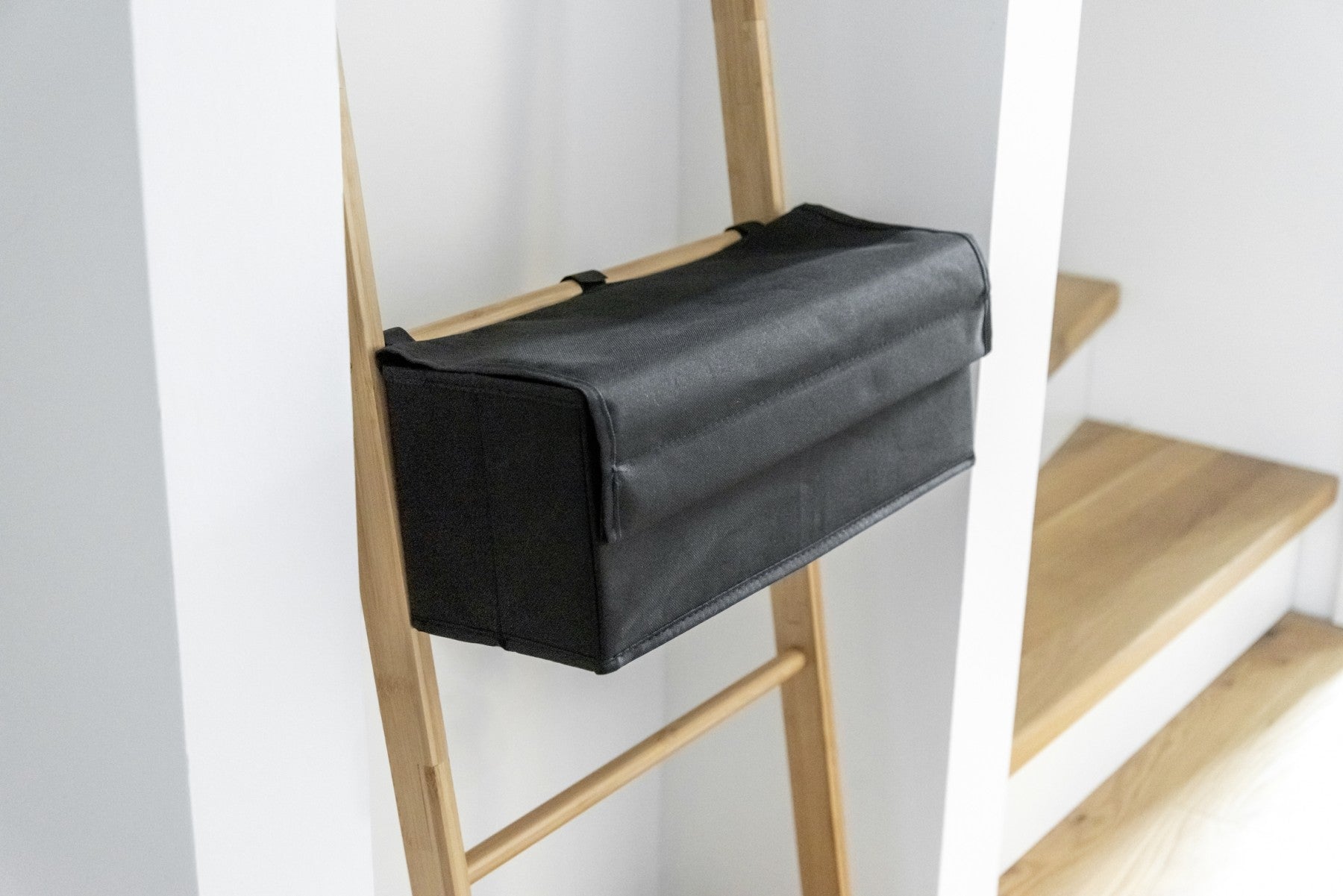 Wenko Handtuchleiter Mod. Ecori, mit 2 Fächern